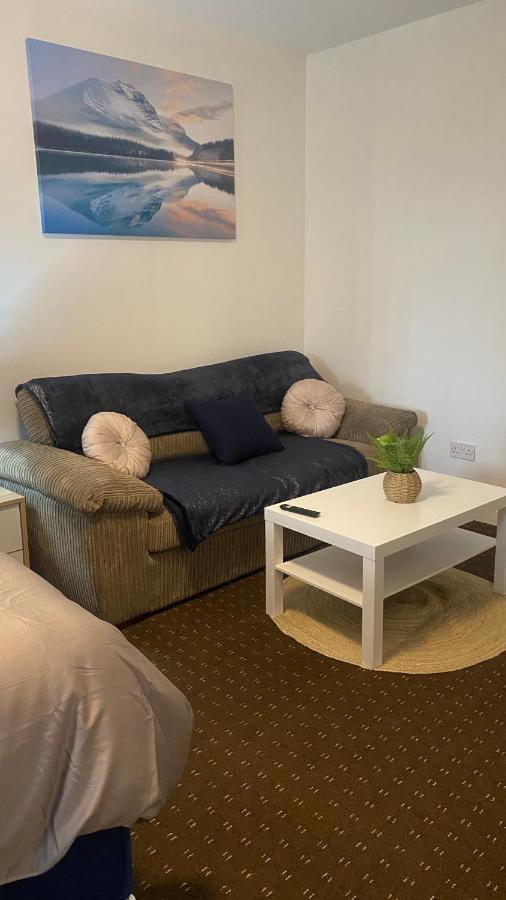 Bv Comfy Studio At Deighton Huddersfield Buitenkant foto