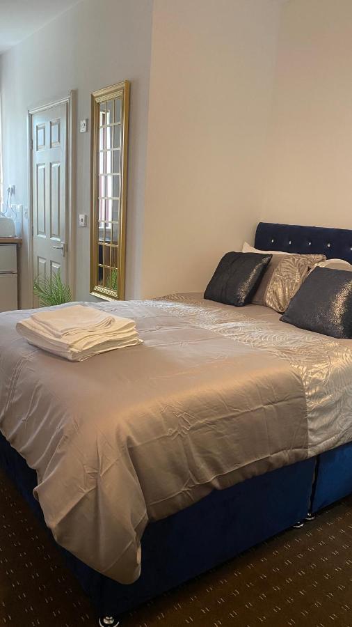 Bv Comfy Studio At Deighton Huddersfield Buitenkant foto