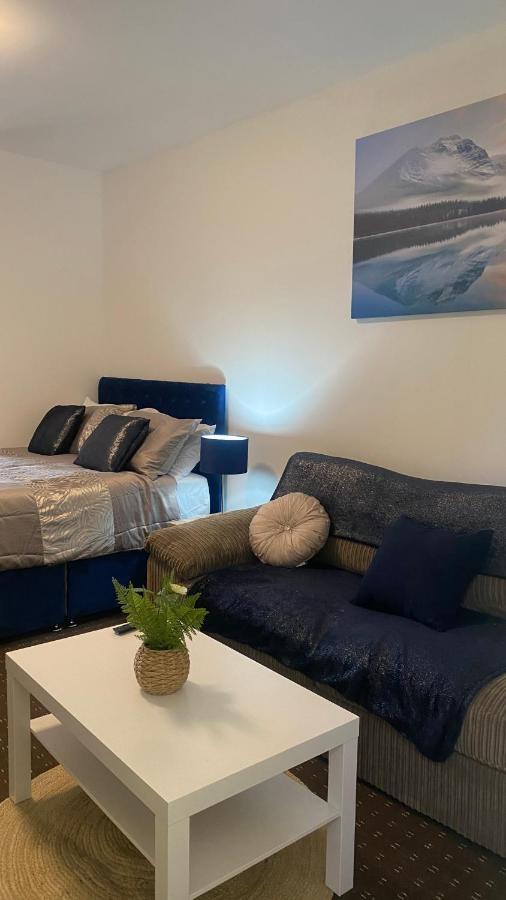 Bv Comfy Studio At Deighton Huddersfield Buitenkant foto