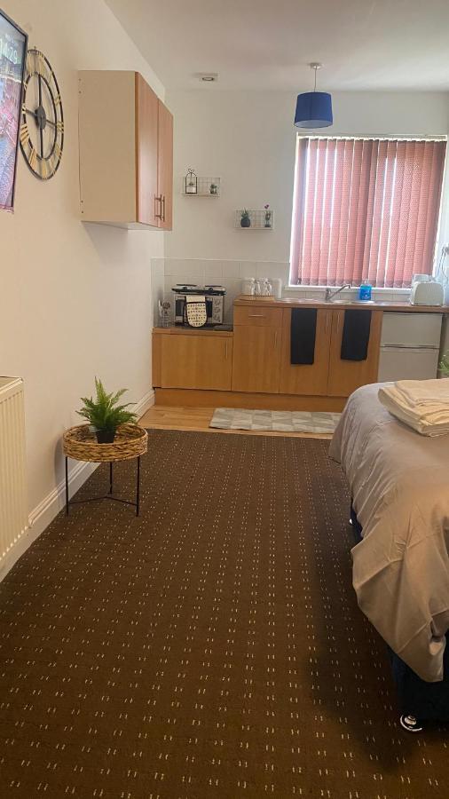 Bv Comfy Studio At Deighton Huddersfield Buitenkant foto